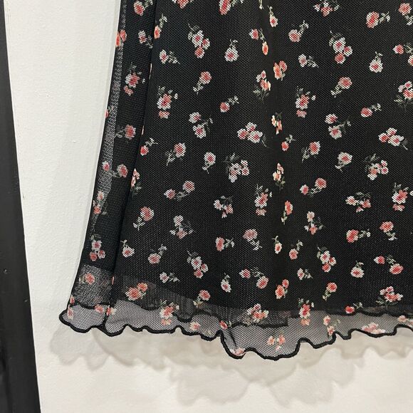 NWT Urban Outfitters Black Floral Print Mesh Mini Skirt Size Medium - Picture 2 of 5